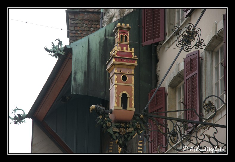 17 Enseigne près de la tour de l horloge